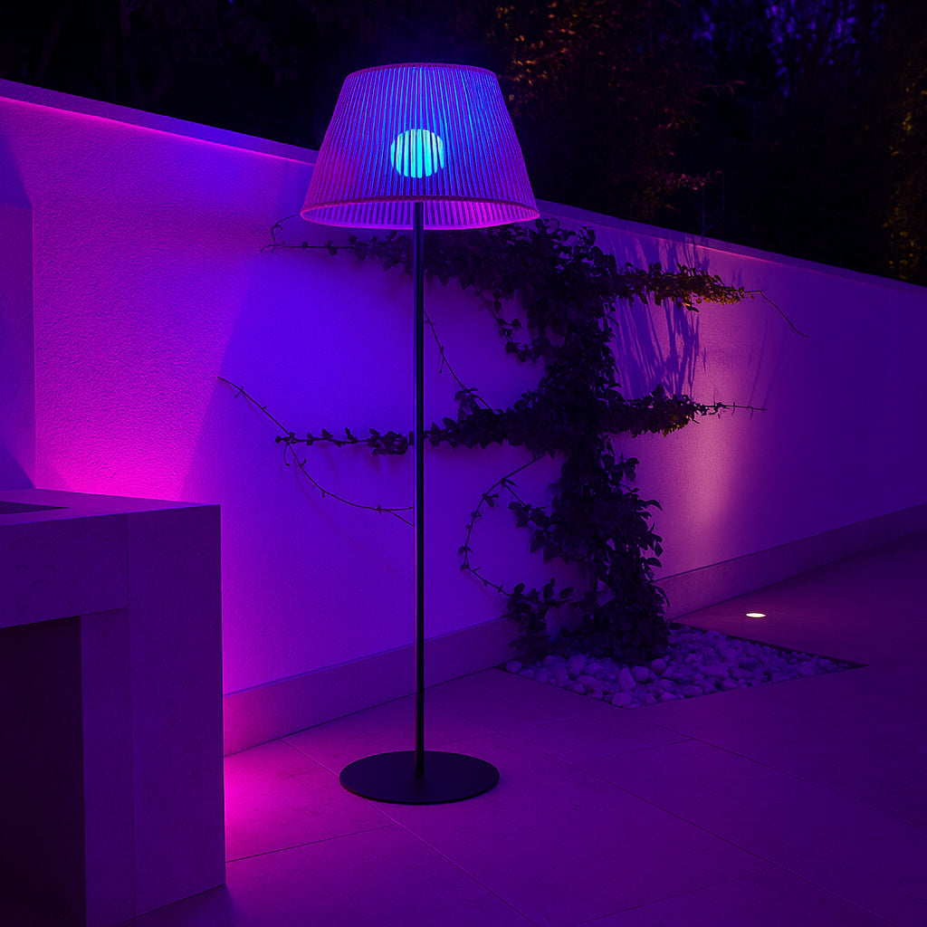 Lampadaire sans fil pied metal LED blanc et multicolore dimmable TALL RAFFY en corde naturelle H170cm avec télécommande