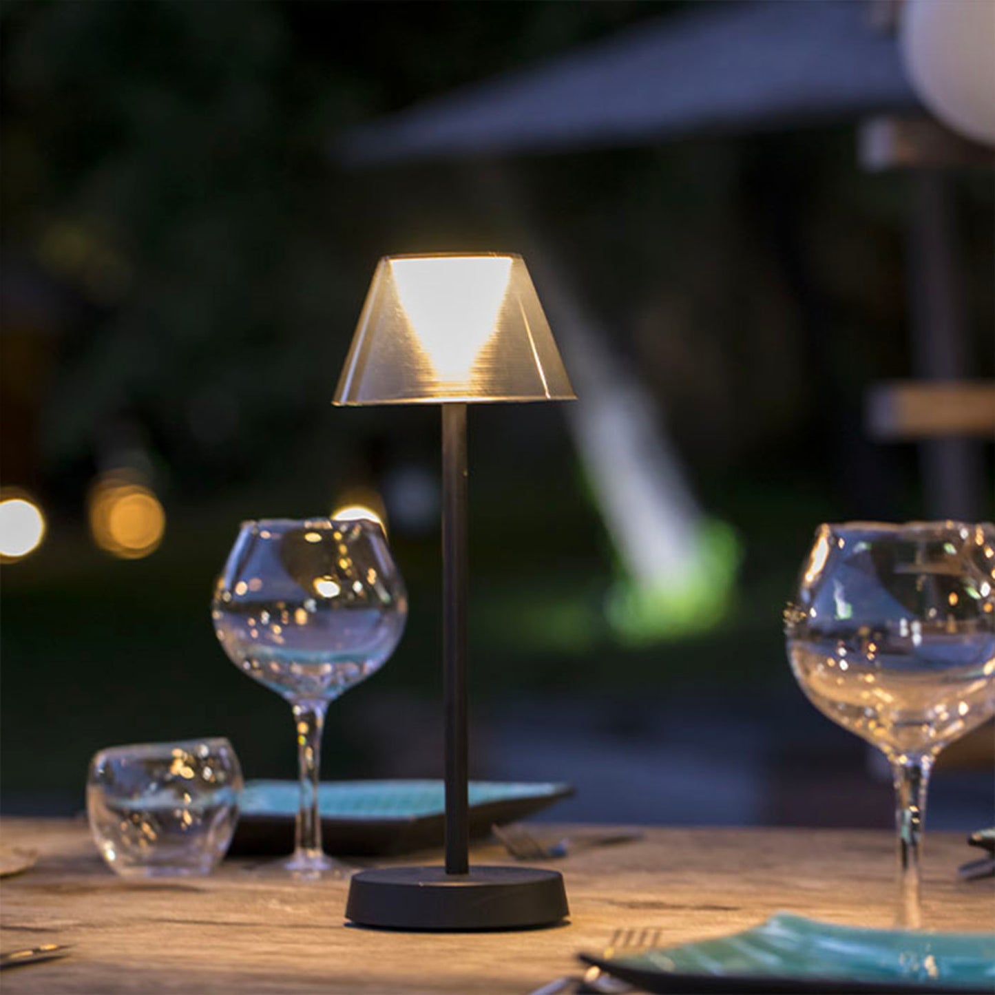 Kabellose warmweiße LED-Tischleuchte BEVERLY BLACK H34cm