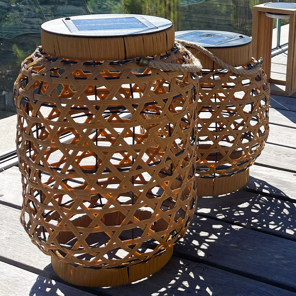 Lanterne solaire décorative en poly rotin LED blanc chaud CAPRI SMALL H32cm