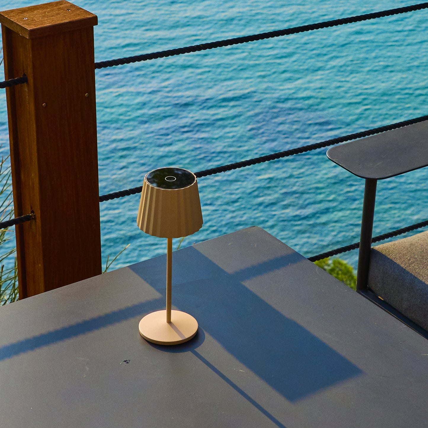 Lot de 6 Lampe de table sans fil LED blanc chaud dimmable ABBY CREAM H29cm Beige avec plateau de chargement