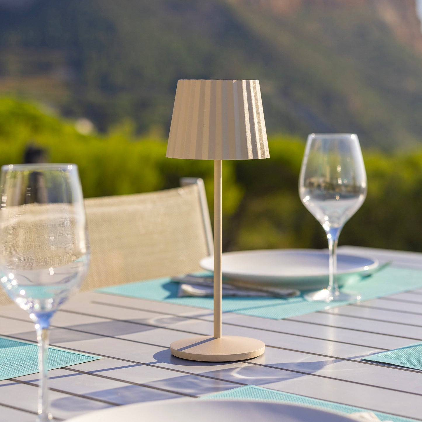 Lot de 6 Lampe de table sans fil LED blanc chaud dimmable ABBY CREAM H29cm Beige avec plateau de chargement