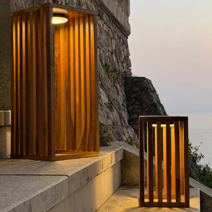 Lanterne solaire décorative LED blanc chaud CHENNAI TALL en bois teck massif H50cm