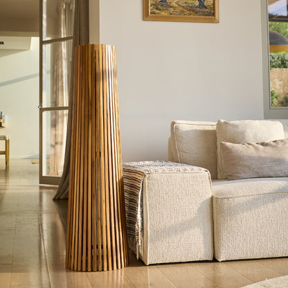 Lampadaire d'extérieur solaire TECKA TALL en bois teck avec module LED blanc chaud et télécommande H120cm