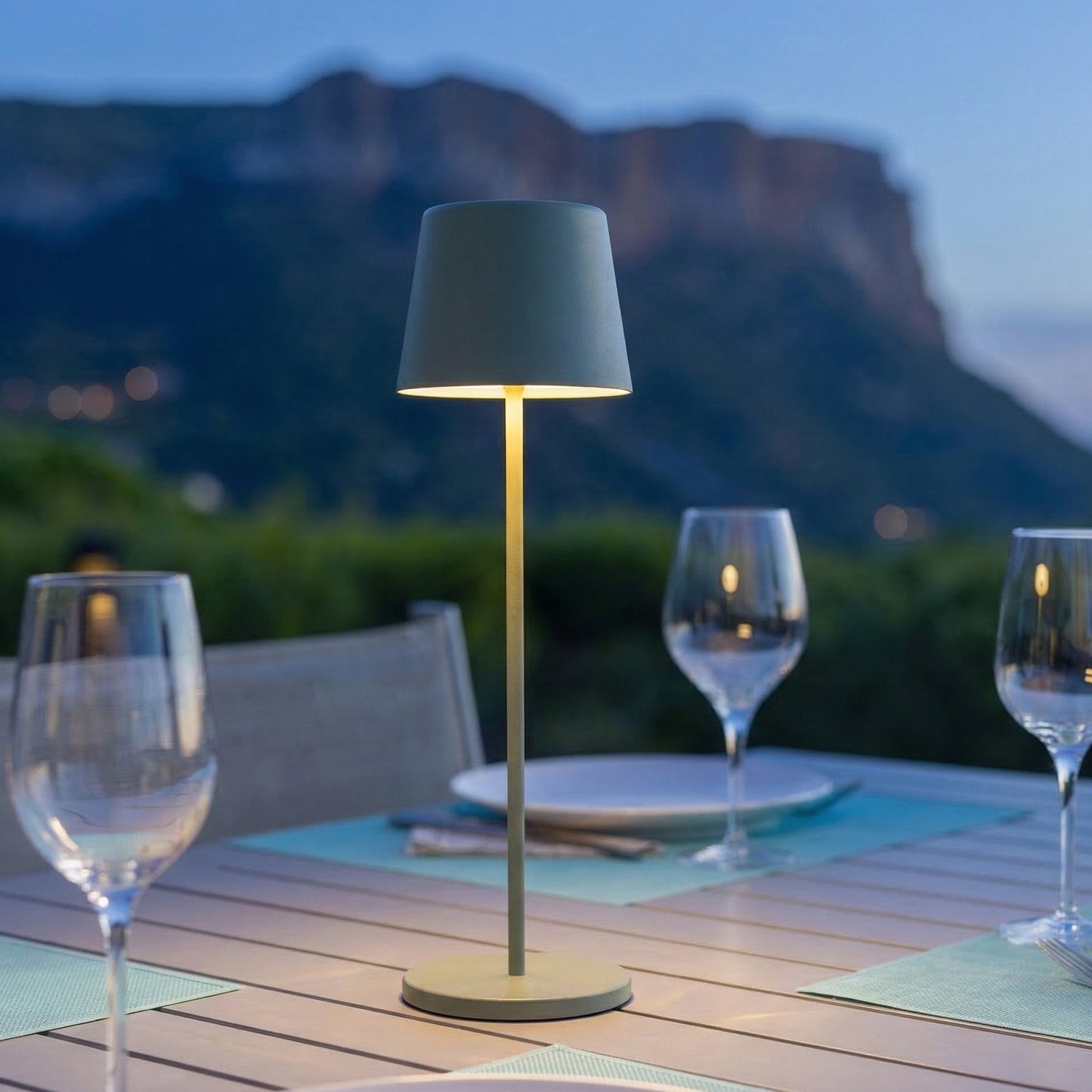 Lampe de table touch sans fil en aluminium vert KELLY OLIVE  LED blanc dimmable H38cm