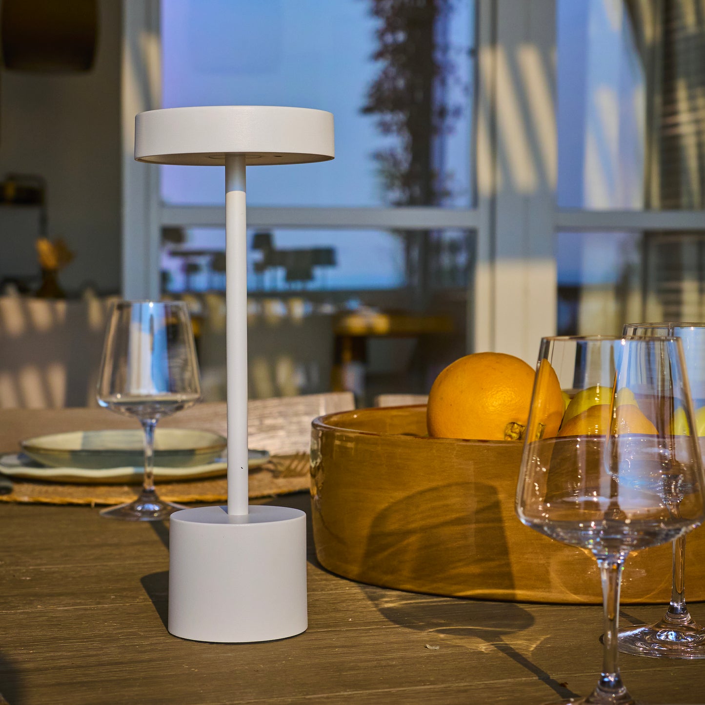 Lampe de table sans fil touch en aluminium blanc mat LED ROBY WHITE H30cm