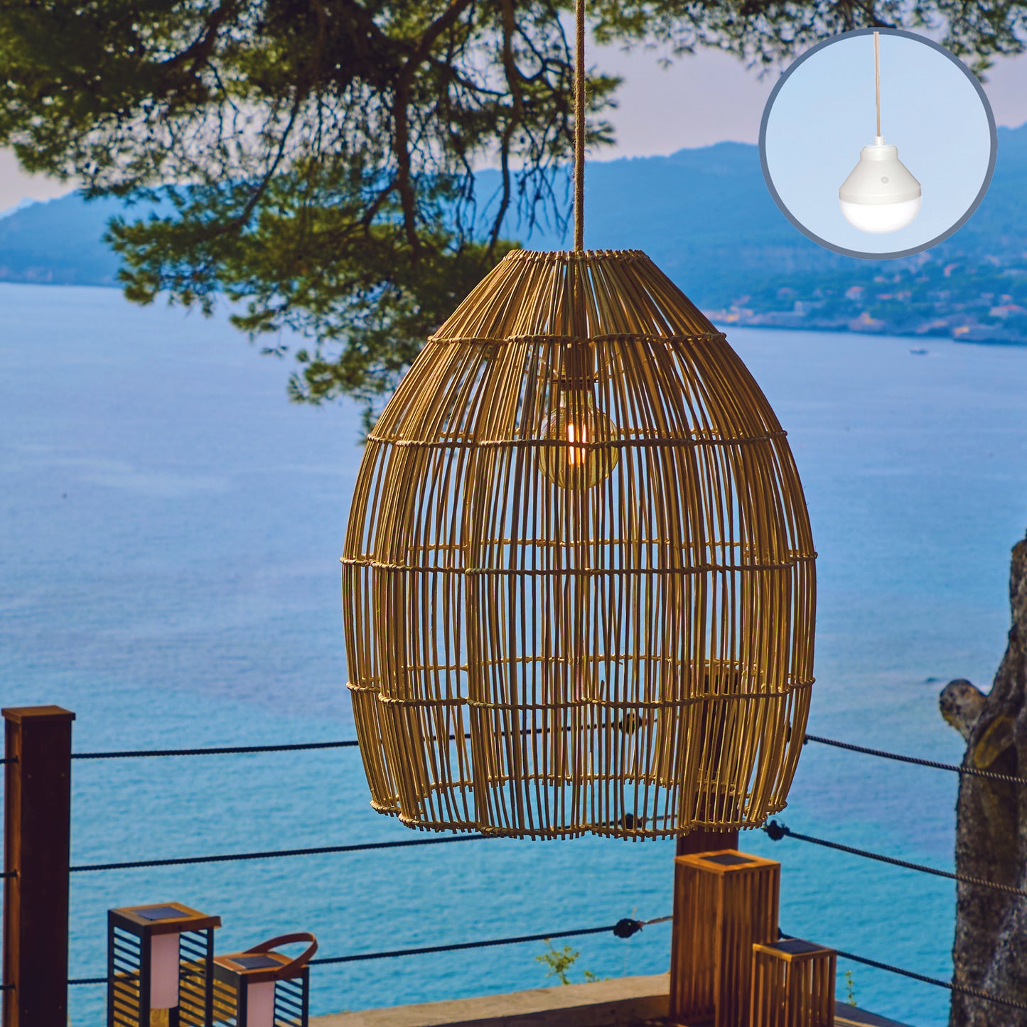 Suspension AVILA NOMAD en rotin naturel style bohème avec ampoule LED blanc/RGB nomade