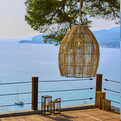 Suspension solaire AVILA SOLAR en rotin naturel avec câble hybride secteur et solaire 5m de longueur