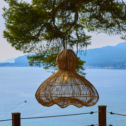 Suspension solaire RONDA SOLAR en rotin naturel avec câble hybride secteur et solaire 5m de longueur