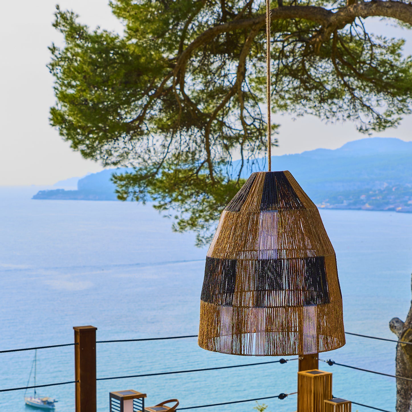 Suspension solaire ZAHARA SOLAR en corde naturelle avec câble hybride secteur et solaire 5m de longueur