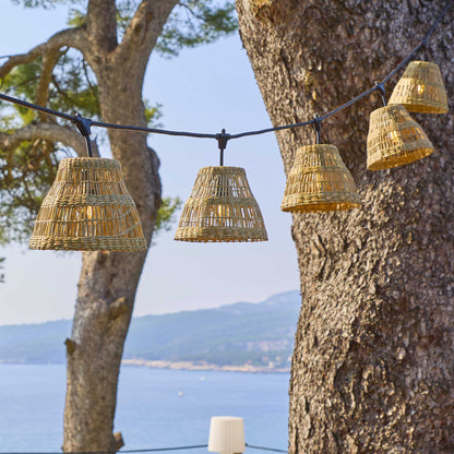 Guirlande lumineuse raccordable d'extérieur avec abat-jour en herbe marine style bohème 7 ampoules à filament douille E27 LED blanc chaud TESSA LIGHT 6m