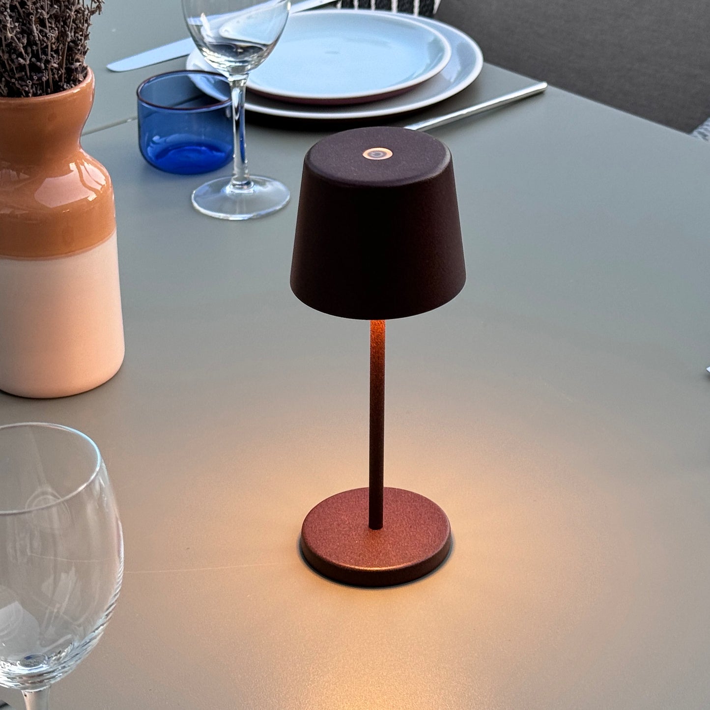 Mini lampe de table touch sans fil en aluminium bronze LED KELLY MINI VINTAGE blanc dimmable H22cm