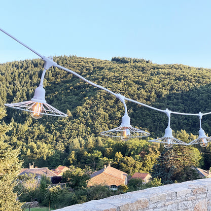 Außenleuchtengirlande mit Stahlschirm in Käfigoptik 10 warmweiße LED E27 Filamentbirnen CHIC WHITE LIGHT 6m